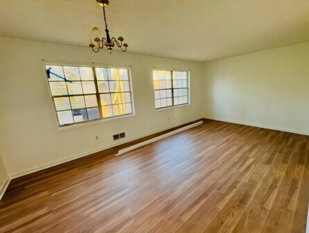 Building Photo - 4232 Antler Trl SE