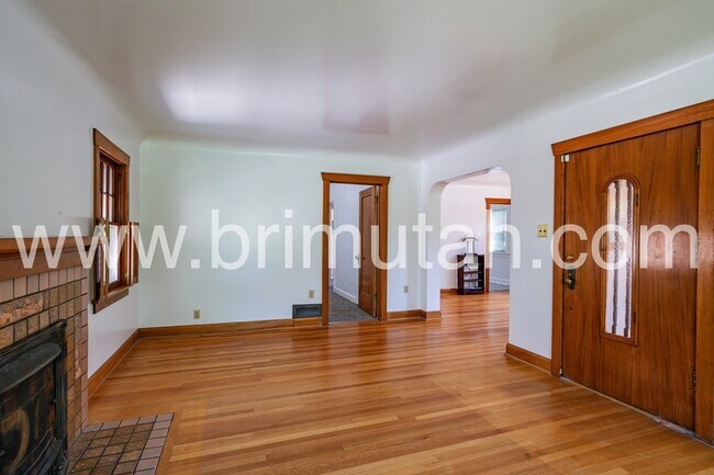 Building Photo - 1655 E 900 S