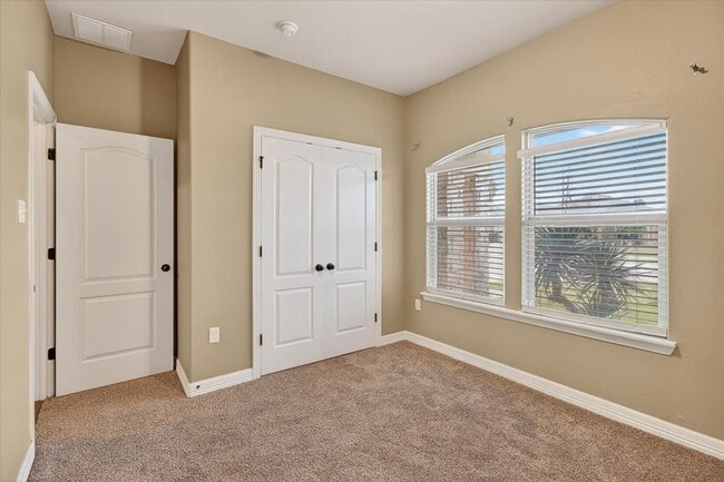 Building Photo - 6905 Anastasia Dr