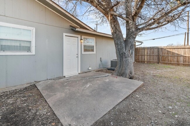 Building Photo - 410 Old Thorndale Rd