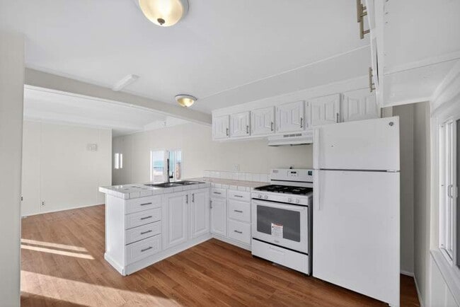 Building Photo - 349 3rd Ave