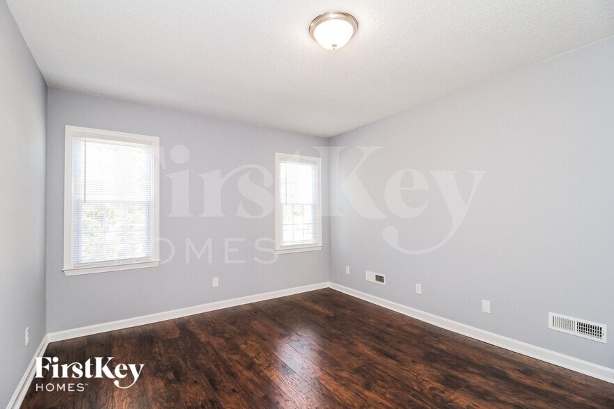 Building Photo - 701 Hampton Way Dr