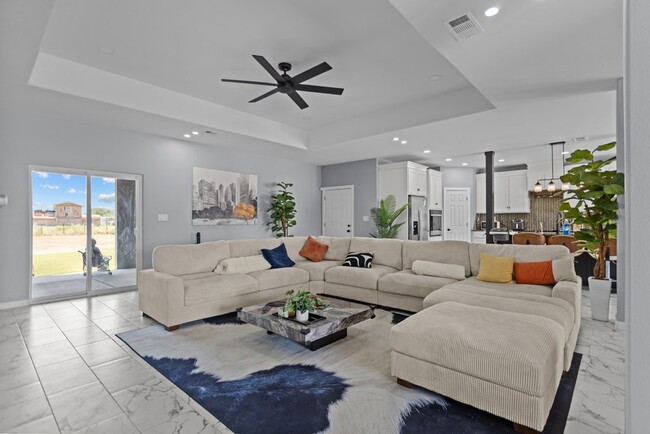 Building Photo - 12029 W Palomino Dr