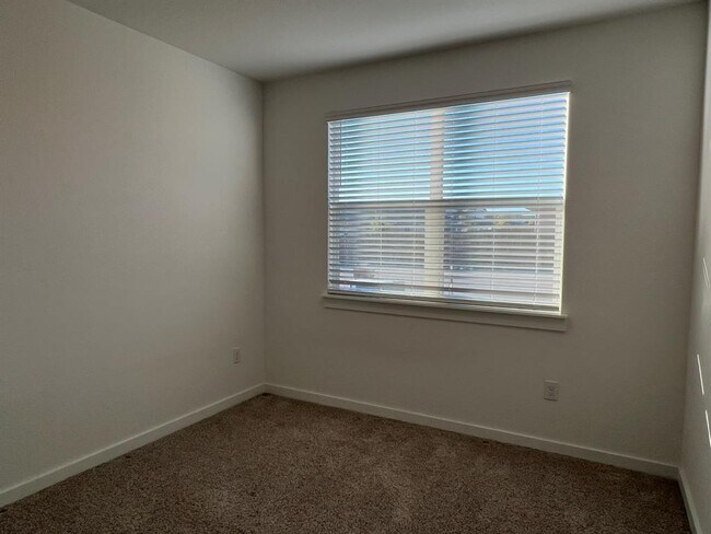 Building Photo - 14213 Cantarra Dr