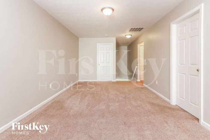 Building Photo - 527 Hollow Pear Dr