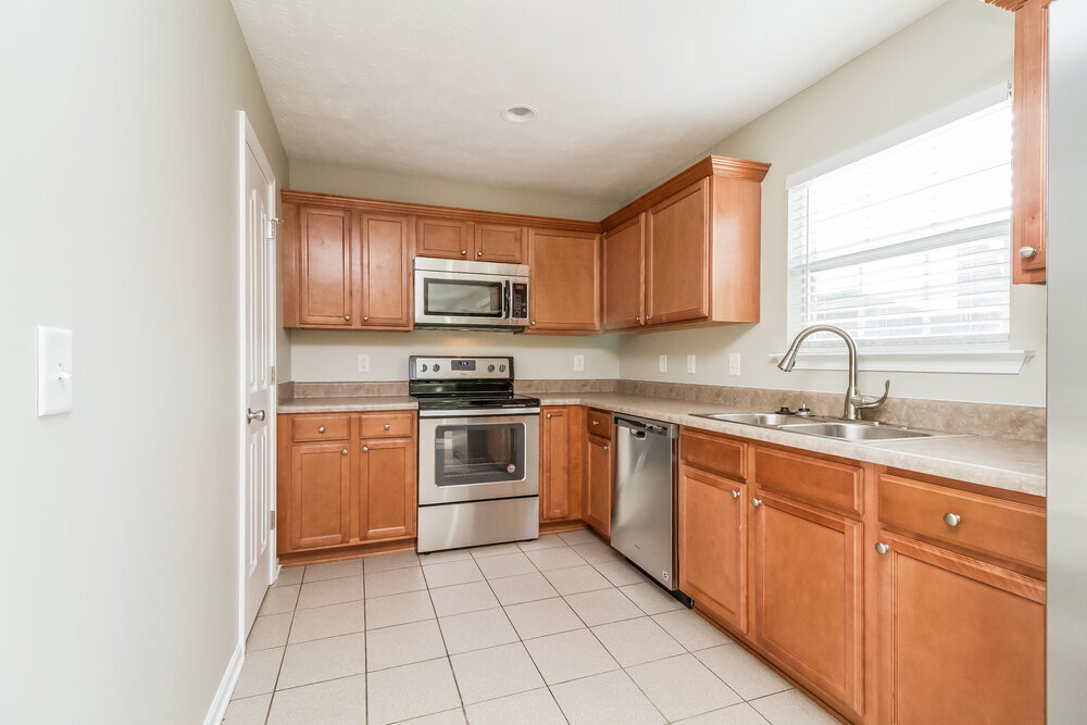 Building Photo - 129 Berele Shepsele Ln