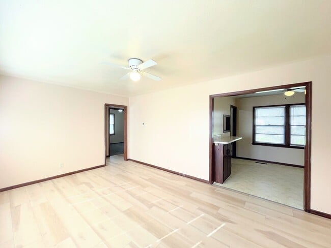 Building Photo - Cozy 3 bed 2 bath home with basement in Wichita