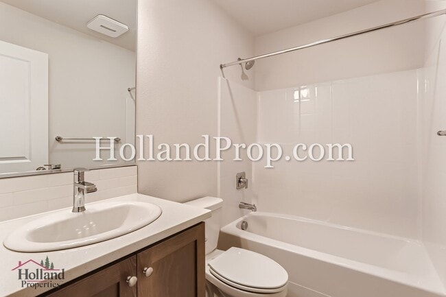 Building Photo - 15974 NW Hosmer Ln