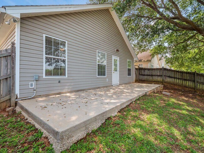 Building Photo - 3291 Emerson Ln