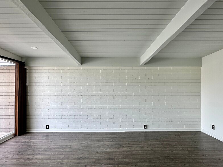 Building Photo - 264 Del Gado Rd