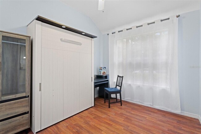 Building Photo - 754 Centervale Dr