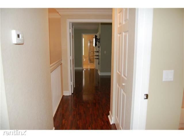 Building Photo - 16081 Poppyseed Cir