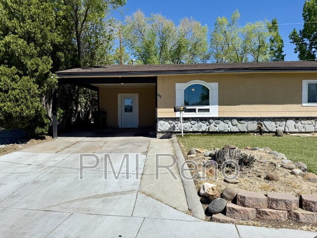 Primary Photo - 335 Denslowe Dr