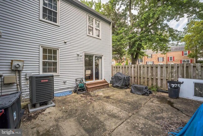 Building Photo - 7701 Durer Ct