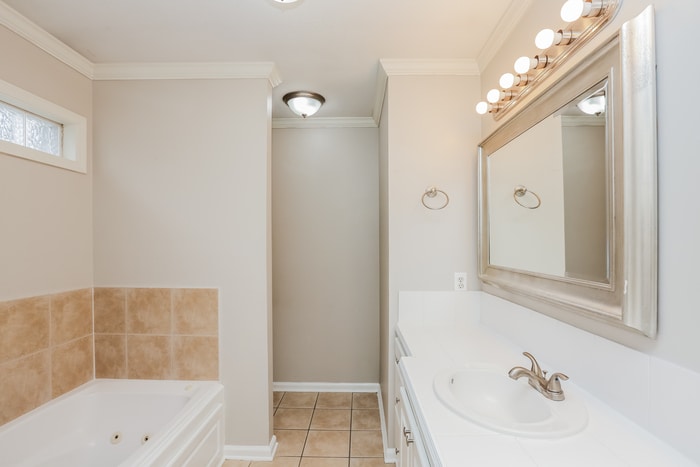 Building Photo - 405 Green Tree Pl