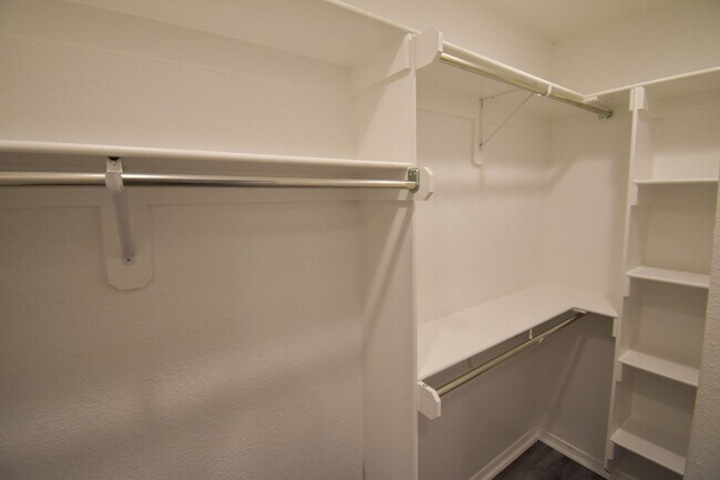 Building Photo - 820 Hindman Dr