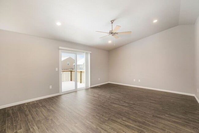 Building Photo - 3155 Alder Dr SW