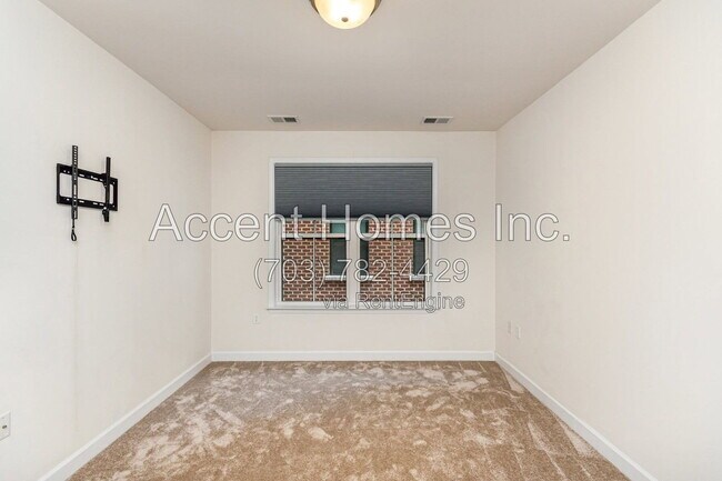 Building Photo - 2101 N Monroe St