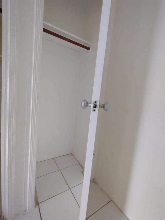 Building Photo - 1707 Thomas St