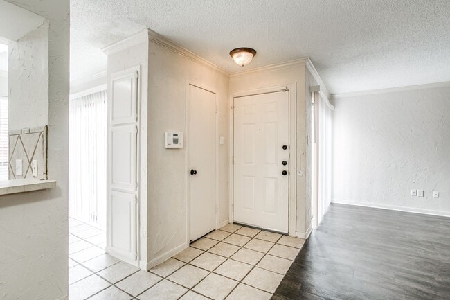 Building Photo - 2621 Piedras Dr
