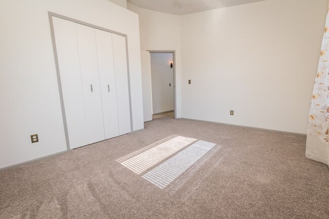 Building Photo - Beautifully Updated 2BR/2BA Home – Near Fort Huachuca