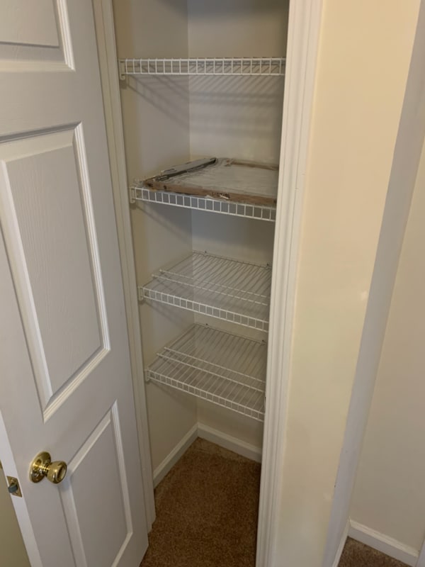 Building Photo - 14 Lake Village Ct