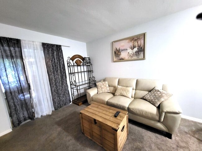 Building Photo - 3023 Sir Hamilton Cir
