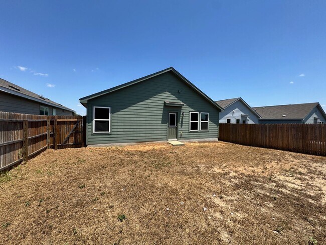 Building Photo - Move-In Ready Modern Home with Open Layout...