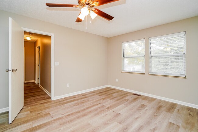 Building Photo - 7793 Cedar Ridge Dr