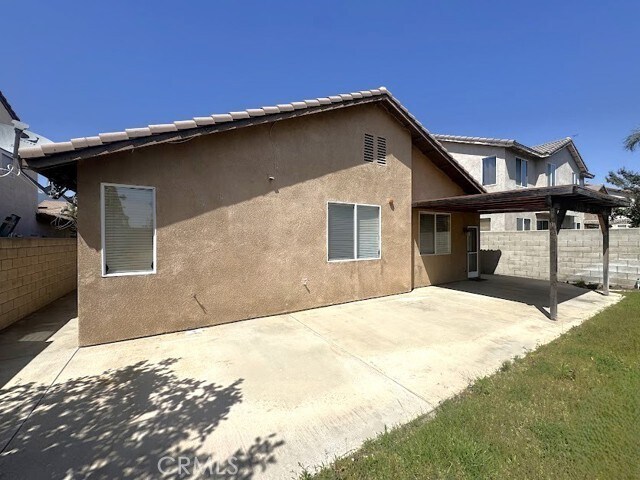 Building Photo - 15535 Caroline St