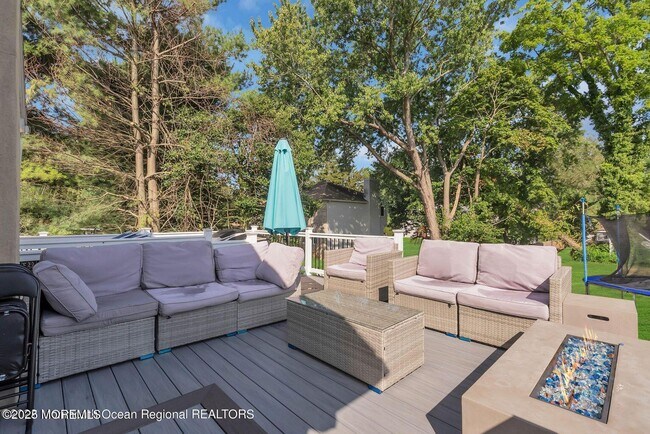 Building Photo - 373 W Park Ave