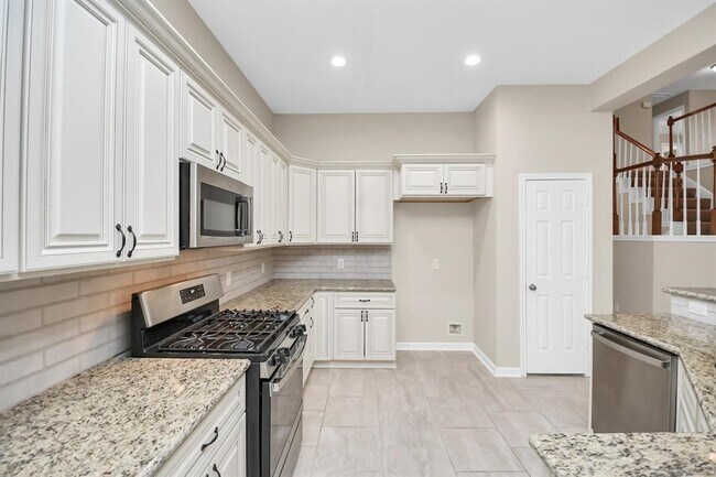 Building Photo - 2519 Palace Dr