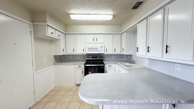 Building Photo - 4427 75th Dr