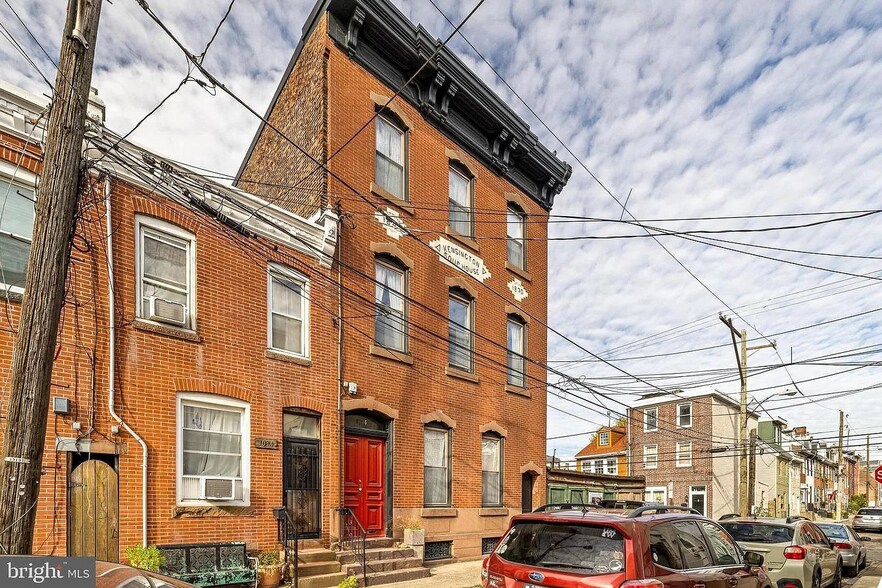 Primary Photo - 1036 Crease St
