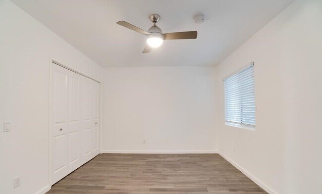 Building Photo - 16-18 REEF ST.