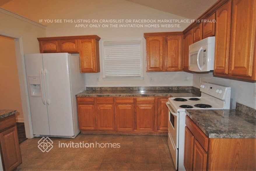 Building Photo - 8427 Quail Hollow Dr