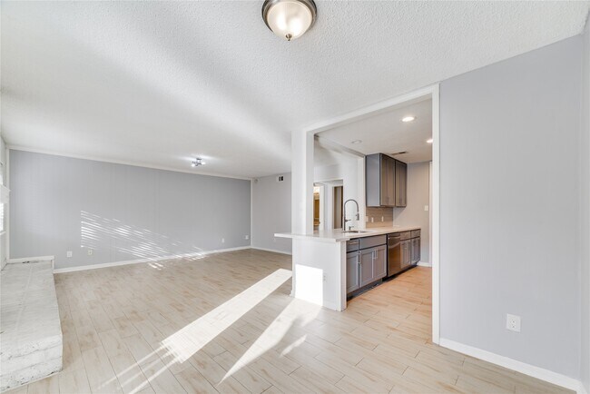 Building Photo - 14228 Misty Meadow Ln