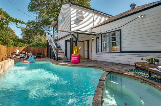 Building Photo - 2435 W 10th St