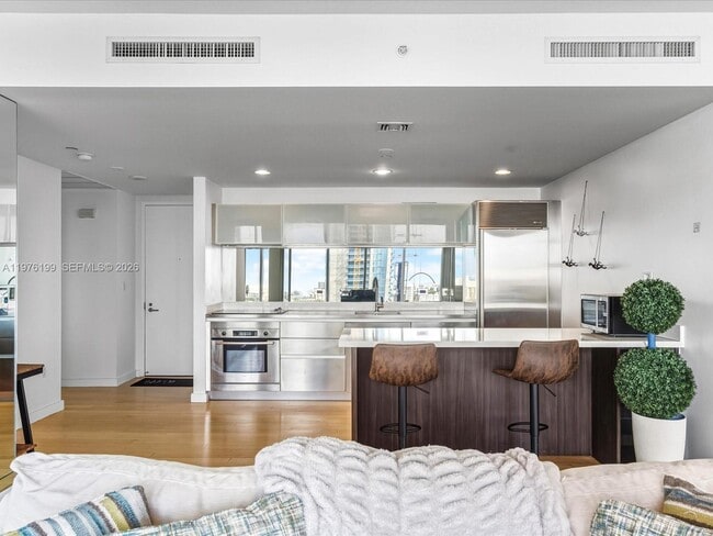 Building Photo - 1040 Biscayne Blvd