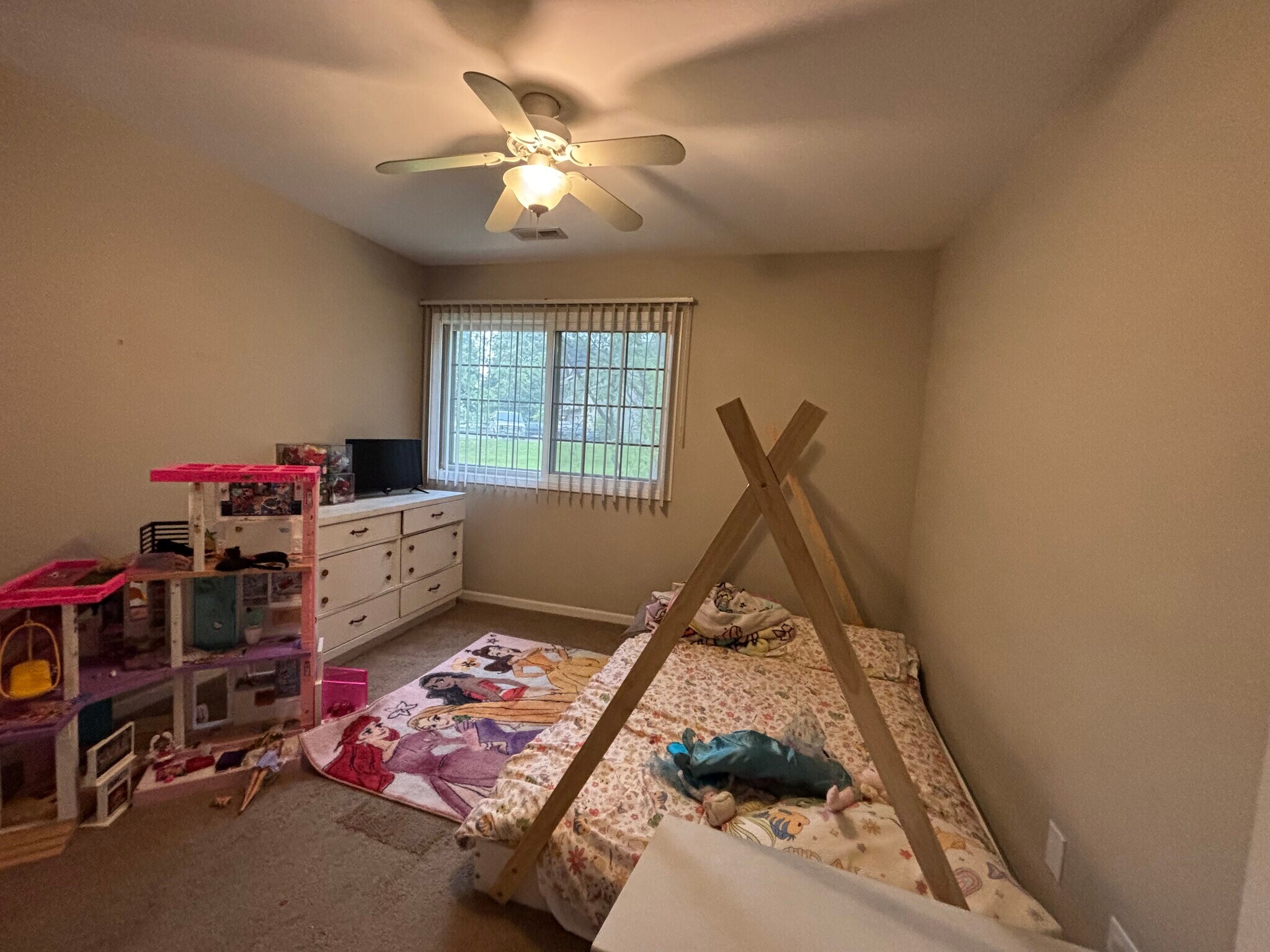 Building Photo - 300 Woodridge Cir