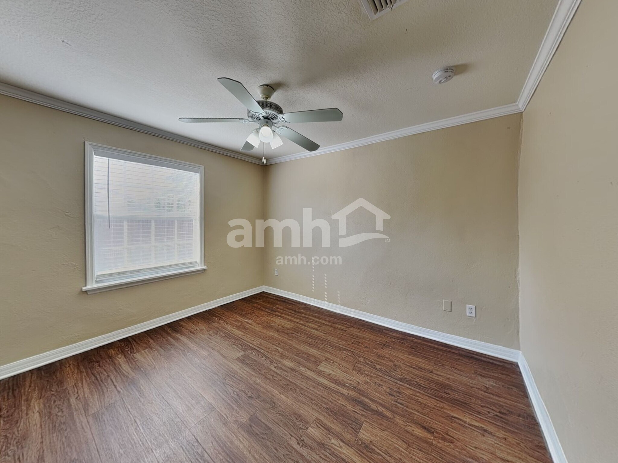 Building Photo - 245 Oak Run Ct