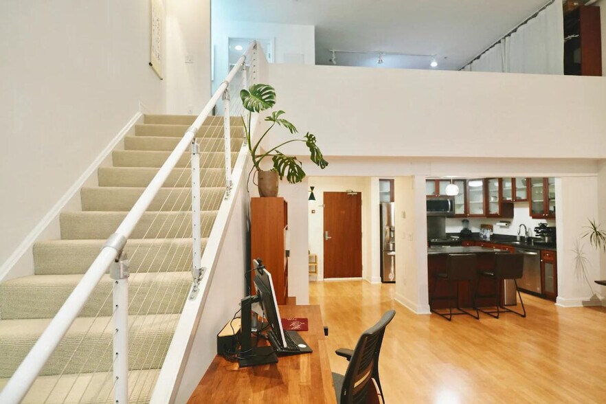 Building Photo - 670 5th St