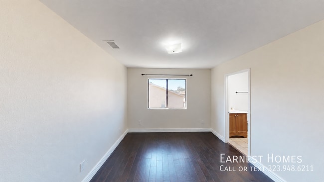 Building Photo - 14401 Plummer St