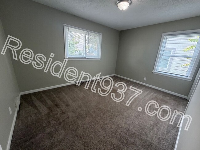 Building Photo - 3 bed 1 bath home