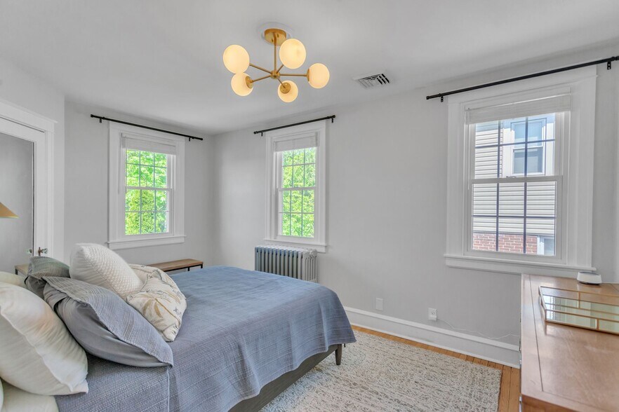 Bedroom #3 with Queen Bed & 3 Windows, Closet and full bureau. - 2314 Bryn Mawr Ave