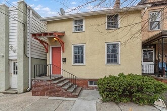 Building Photo - 9 N Dearman St