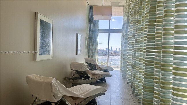 Building Photo - 50 Biscayne Blvd