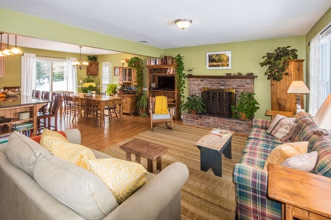 Building Photo - 16 Beechwood Dr