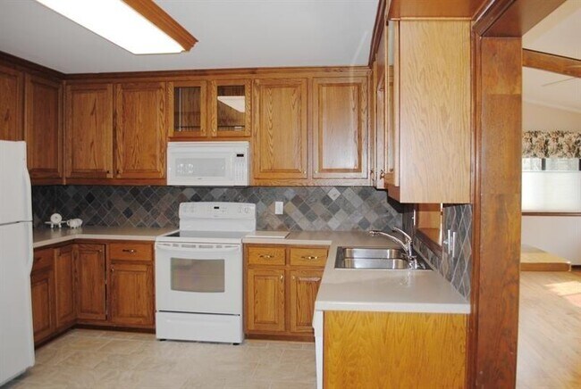 Building Photo - 1407 Independence Way