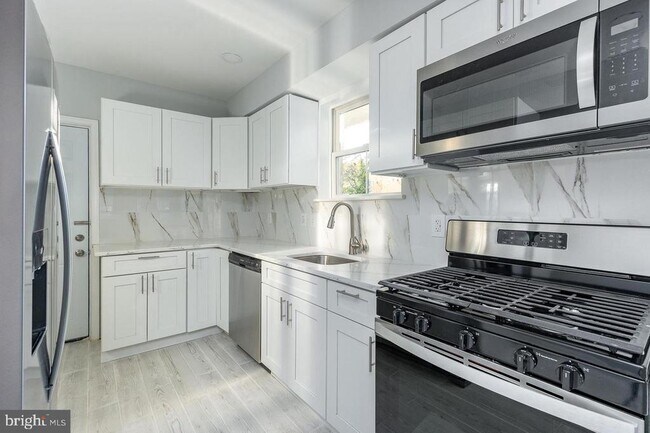 Building Photo - 3033 Coral St